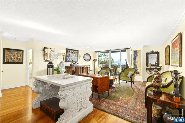 $629,000 | 200 Grand Cove Way, Unit 3L, Edgewater, NJ 07020