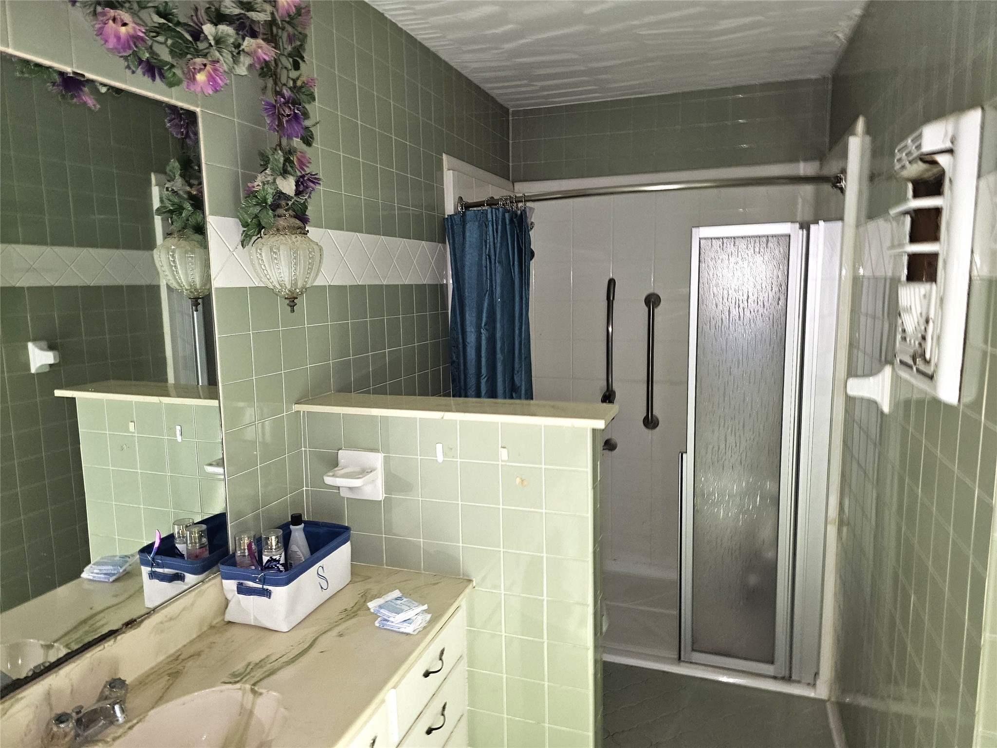 216 Westwood Road Palestine, TX 75803 - Photo 15 of 23 a bathroom with a sink and a shower