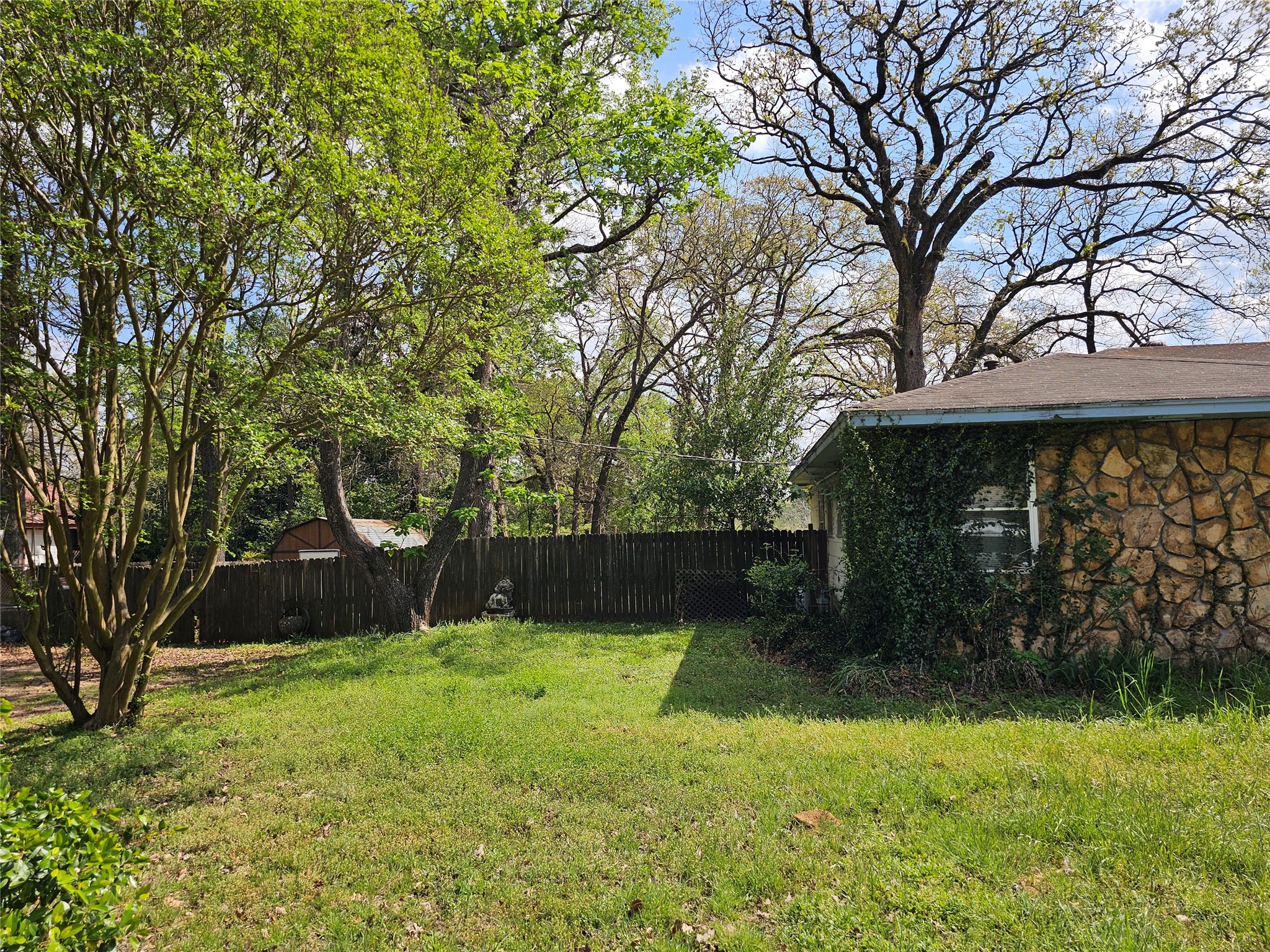 216 Westwood Road Palestine, TX 75803 - Photo 22 of 23 a view of a backyard