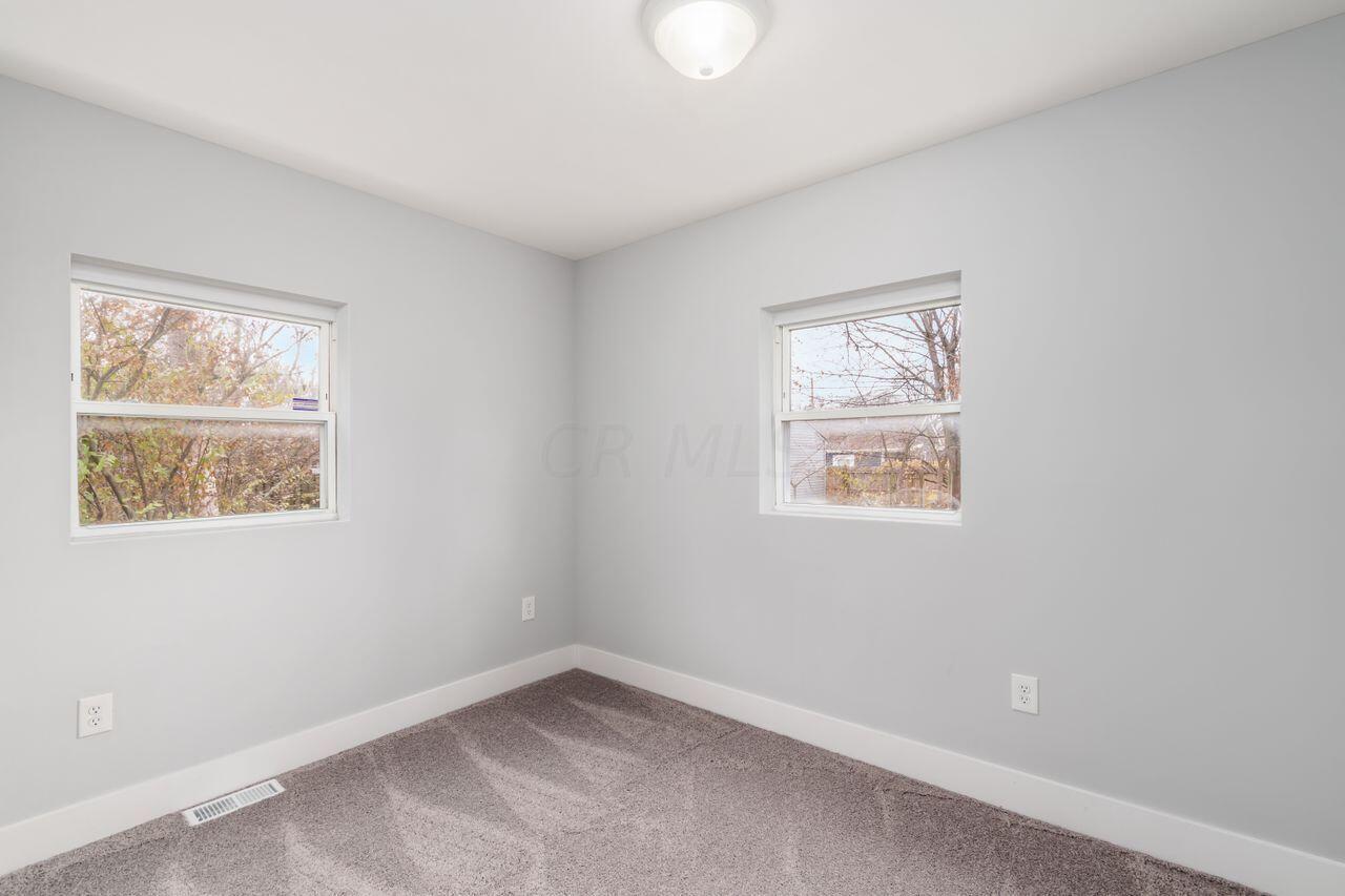 2549 Howey Road Columbus, OH 43211 - Photo 12 of 28 g_howey_rd-42