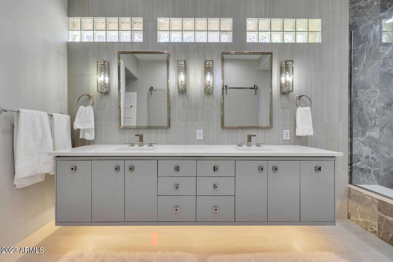 7525 East Gainey Ranch Road, Unit 119 Scottsdale, AZ 85258 - Photo 13 of 29 Master Bath