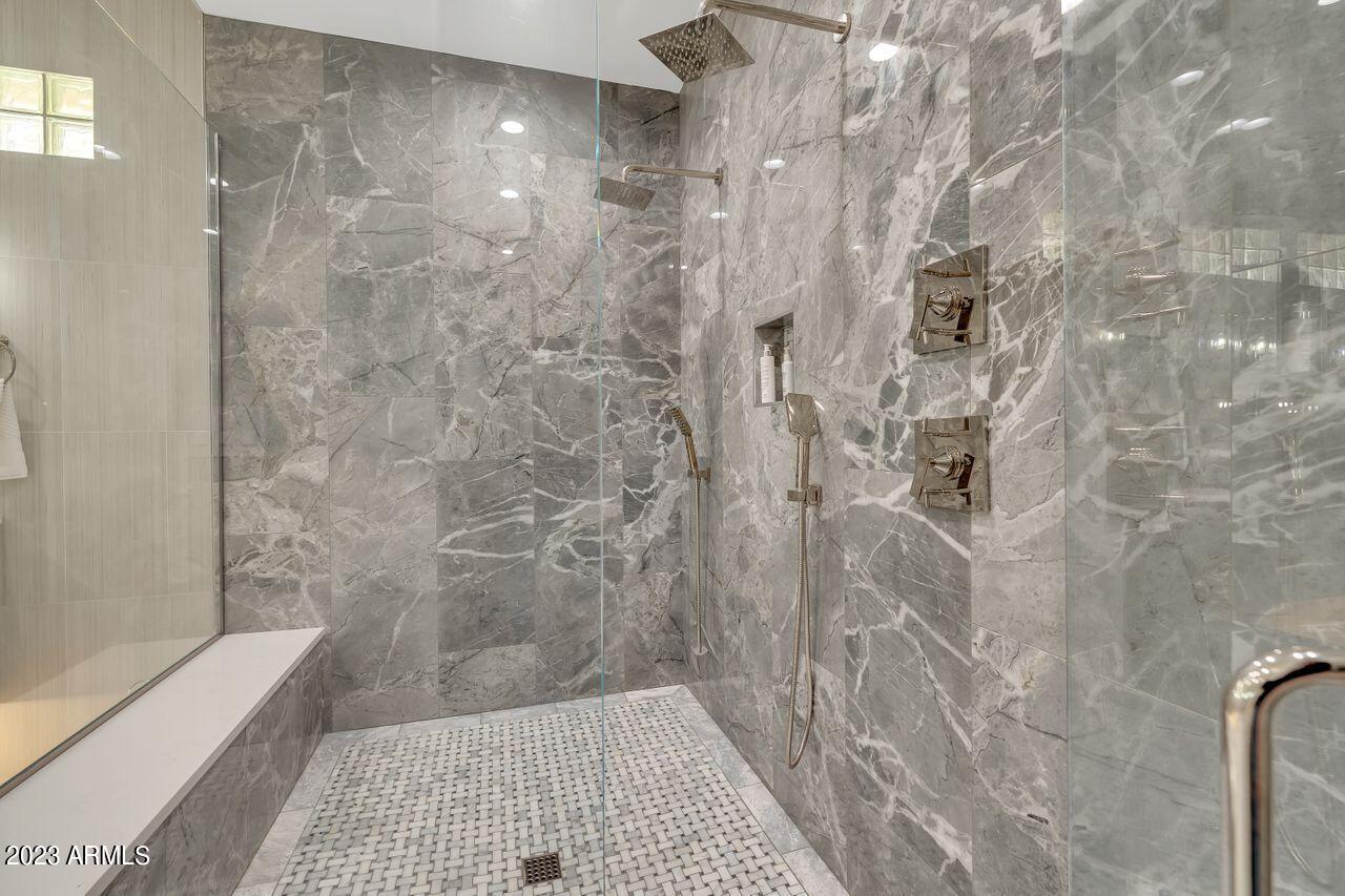7525 East Gainey Ranch Road, Unit 119 Scottsdale, AZ 85258 - Photo 14 of 29 Master Shower