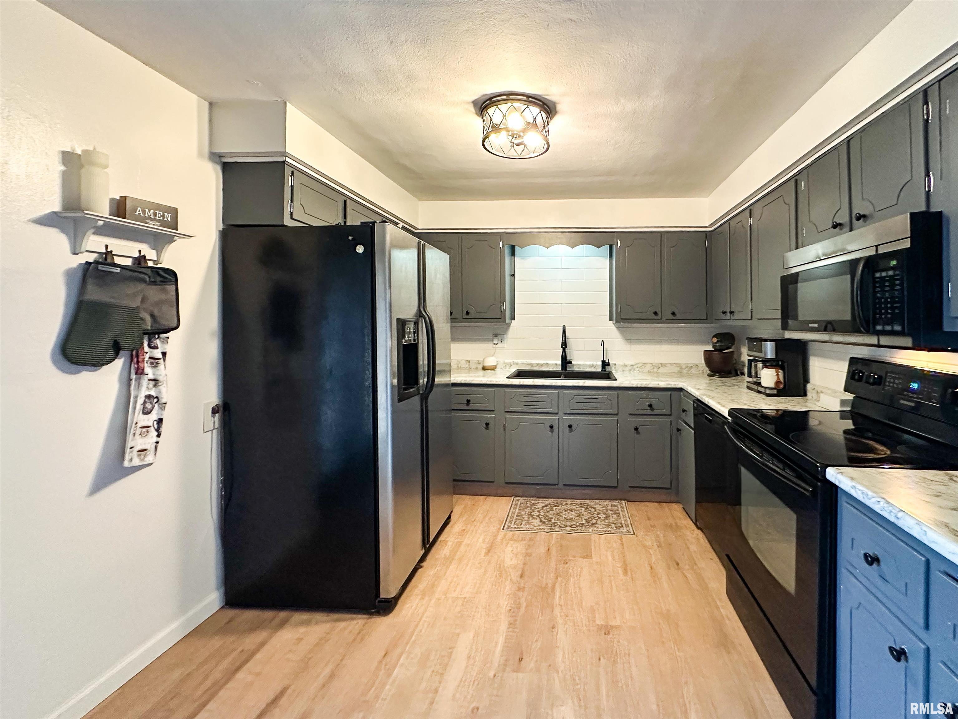 2708 Daycor Divide Peoria, IL 61607 - Photo 8 of 25