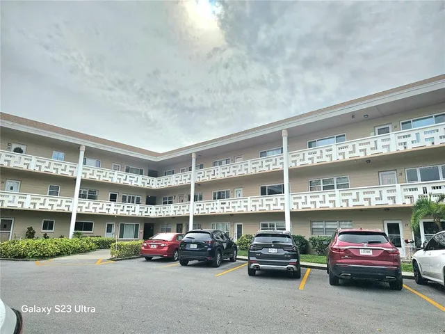 $1,700 | 2435 Sumatran Way, Unit 35, Clearwater, FL 33763