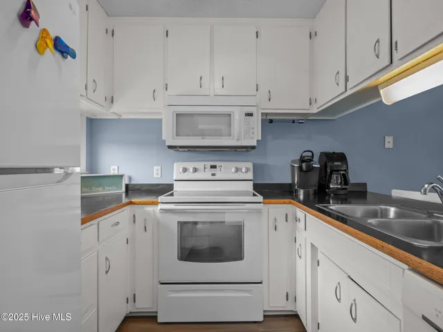 $434,900 | 8801 Reed Drive, Unit 210N, Emerald Isle, NC 28594