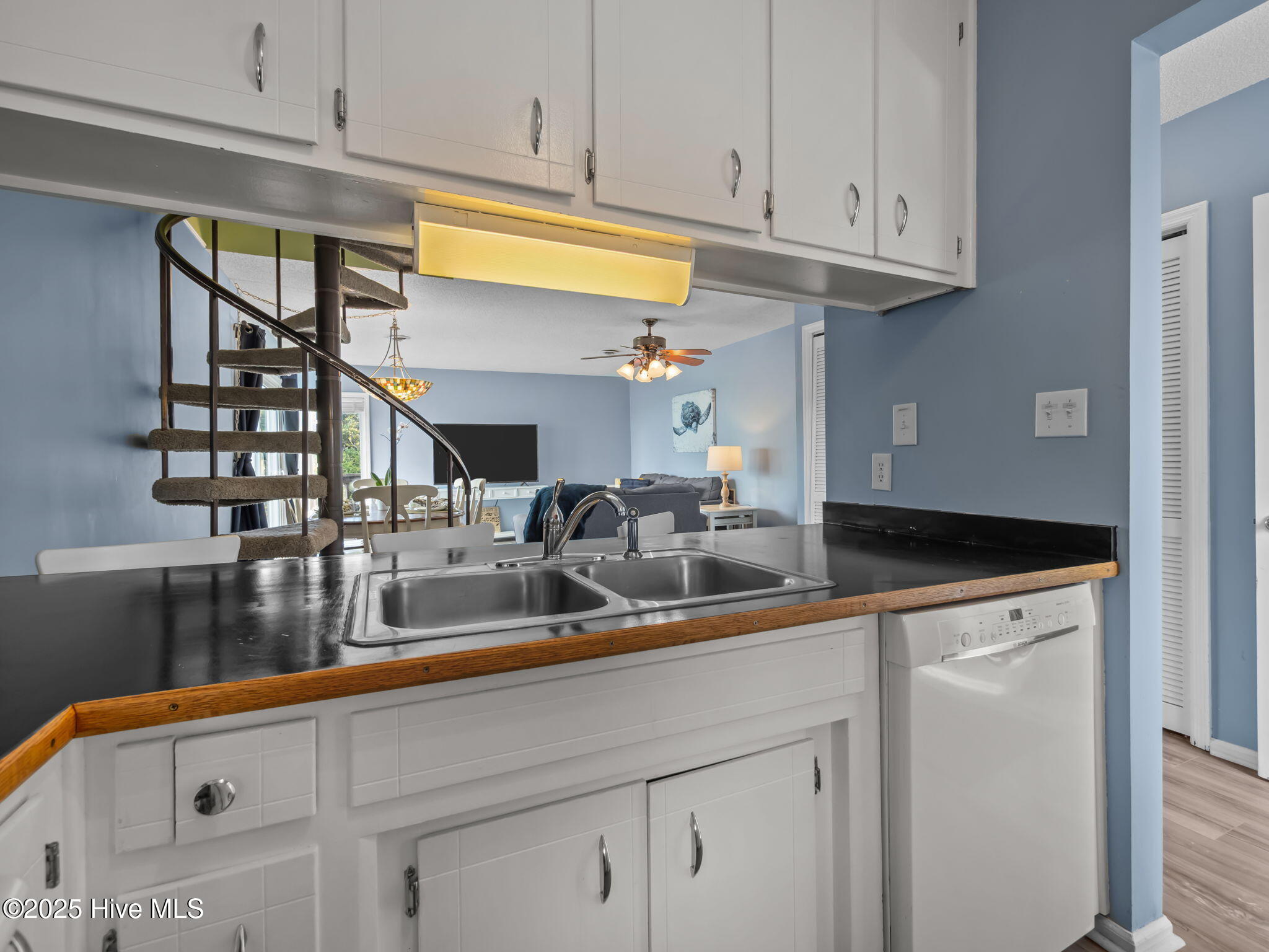 8801 Reed Drive, Unit 210N Emerald Isle, NC 28594 - Photo 13 of 50 18-web-or-mls-PA011899