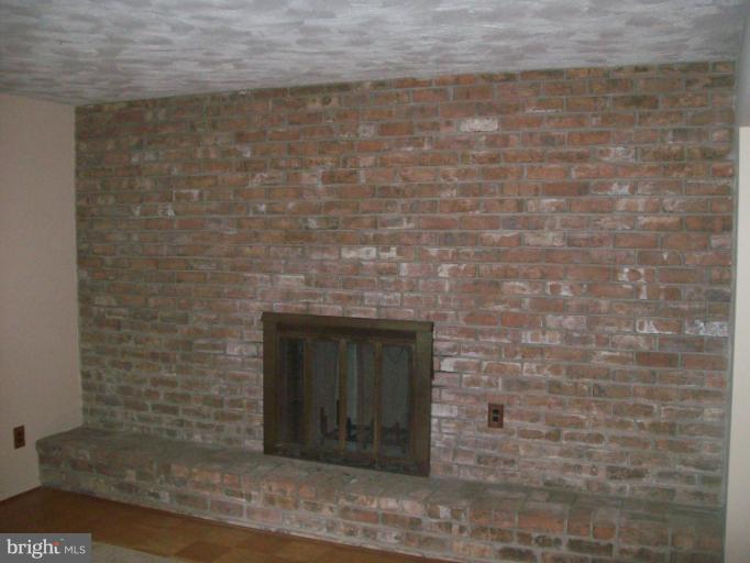 220 Walgrove Road Reisterstown, MD 21136 - Photo 12 of 24 Living Room