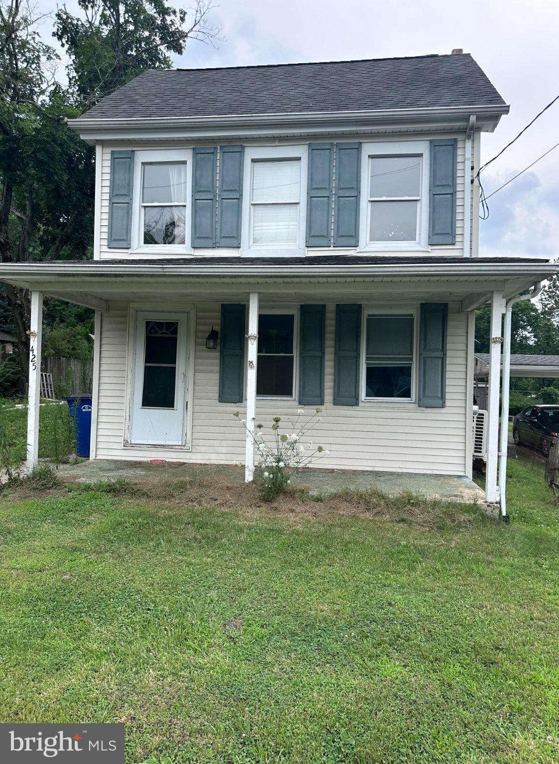 425 Juliustown Pemberton Road Columbus, NJ 08022 - Photo 1 of 26 Two-story home with character
