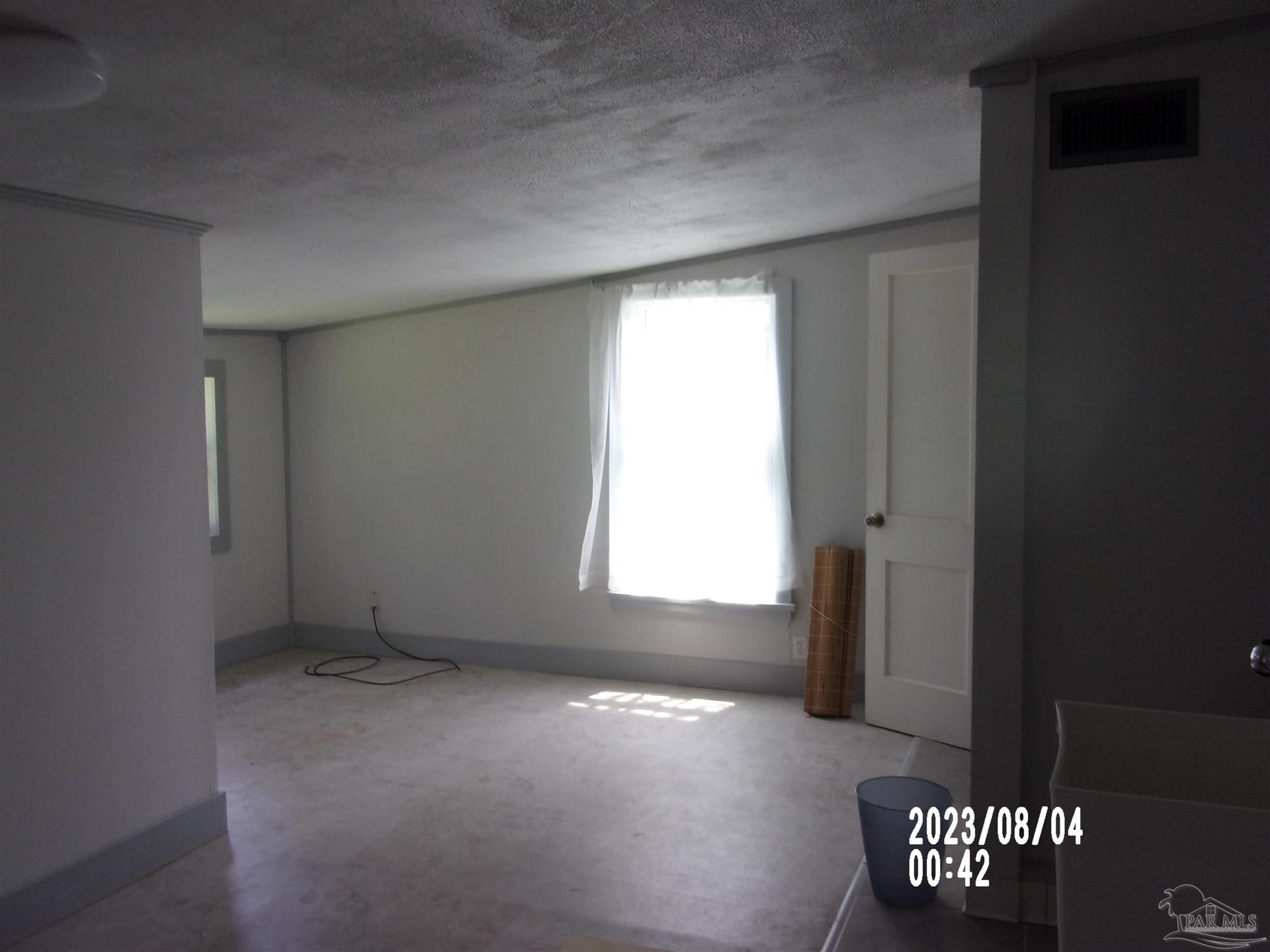 7189 Gillespie Road Milton, FL 32583 - Photo 11 of 32 Gallery Image 11