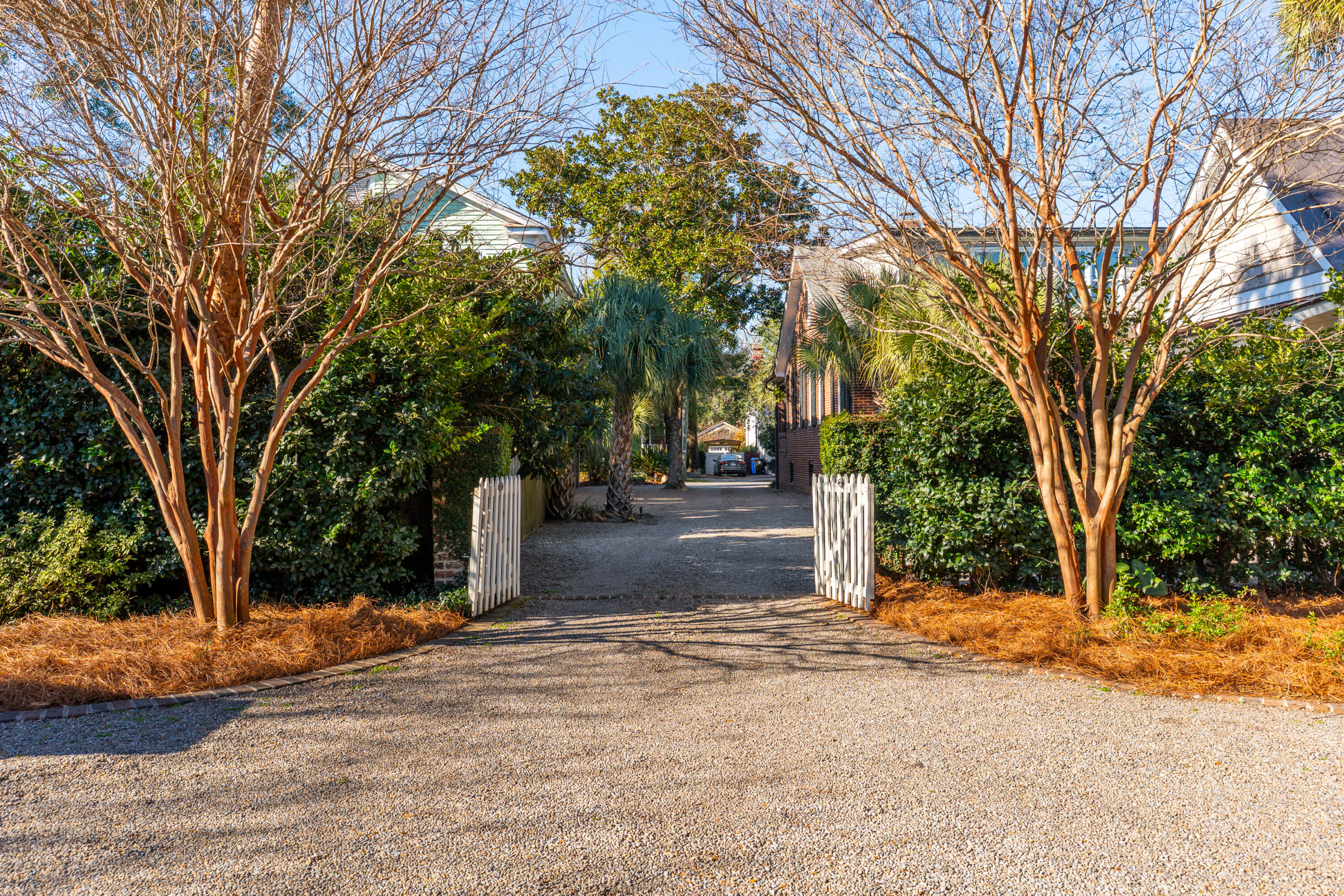 764 Rutledge Avenue Charleston, SC 29403 - Photo 4 of 41 764RutledgeAvenue-KeenEyeMarketing-065