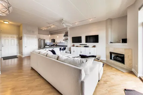 $399,000 | 1301 West Washington Boulevard, Unit 405, Chicago, IL 60607