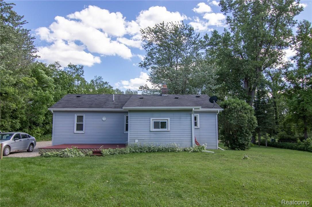 2134 West Ray Road Fenton, MI 48430 - Photo 22 of 24 2134 Ray Rd-14.jpg