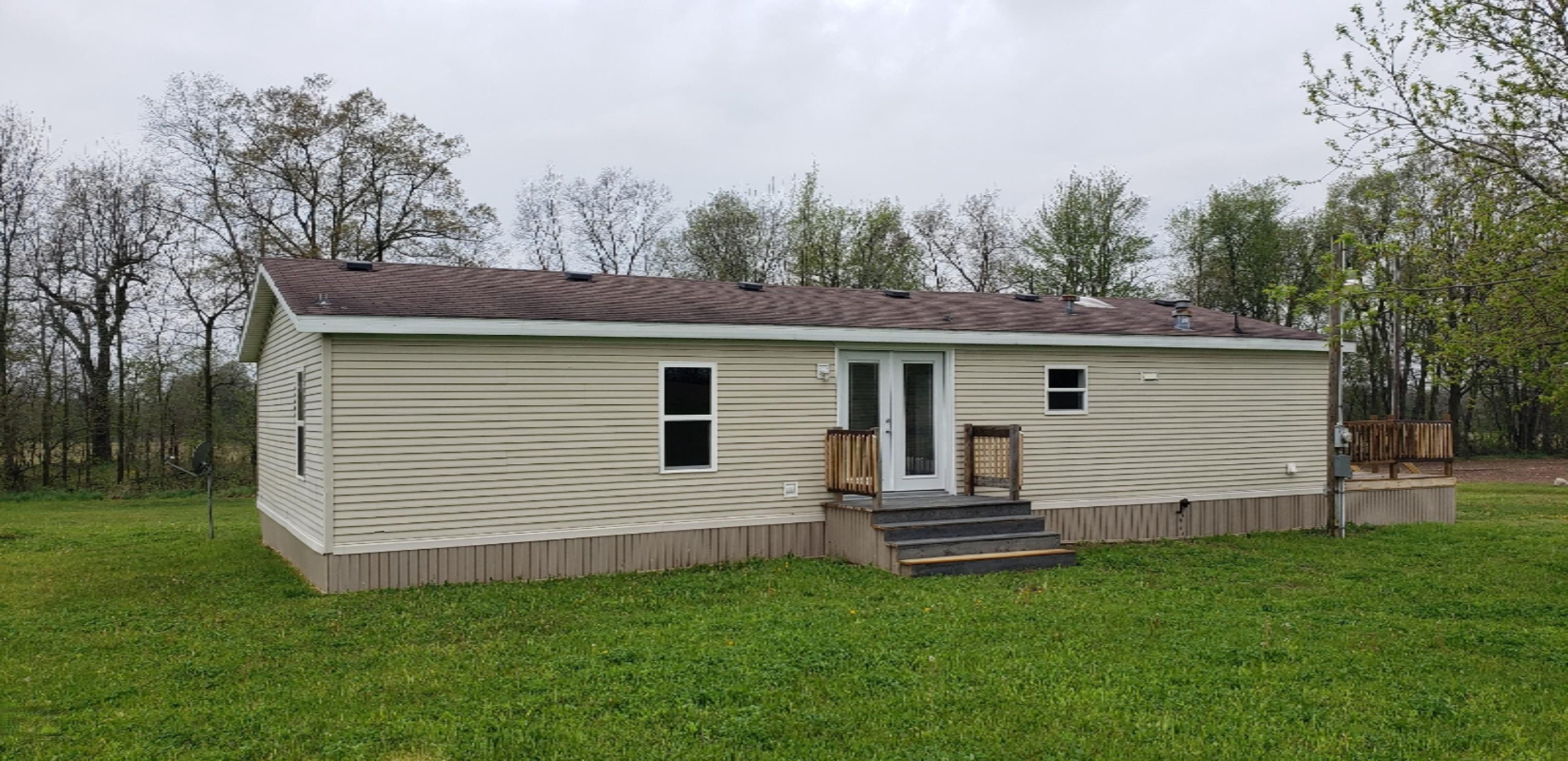 7091 Rainey Road Jonesville, MI 49250 - Photo 3 of 24 20200517_153513