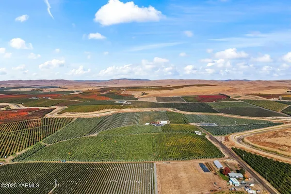 $1,250,000 | 370 Macy Road, Zillah, WA 98953