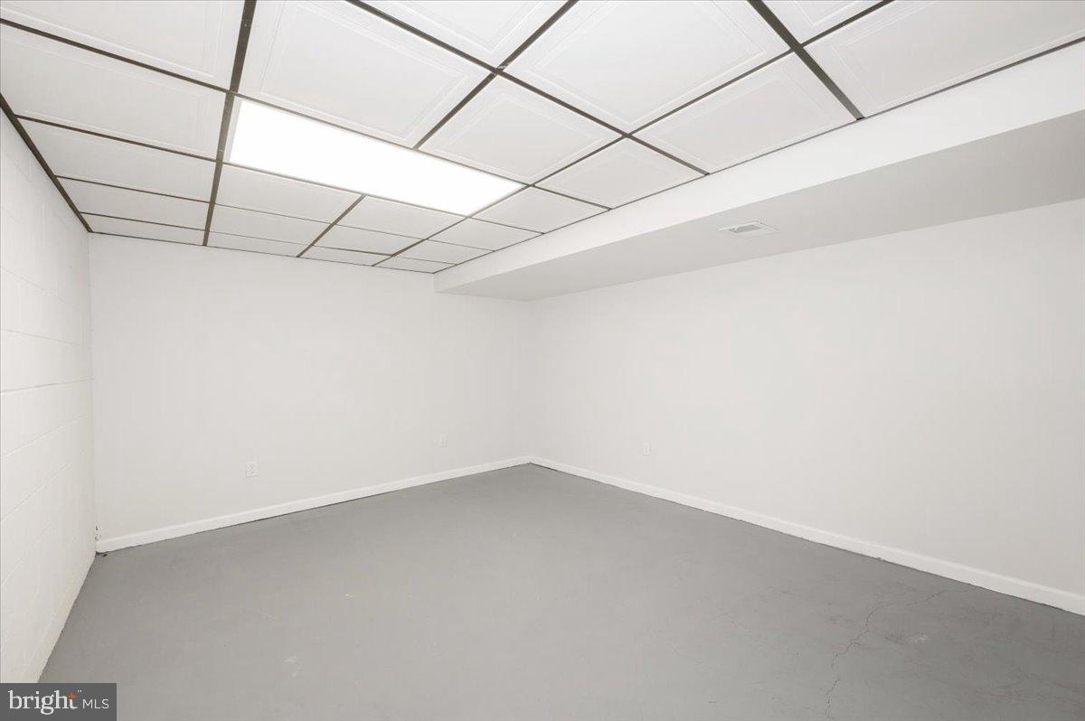 13616 Royal Road Hagerstown, MD 21742 - Photo 29 of 57 Versatile space ready for your vision.