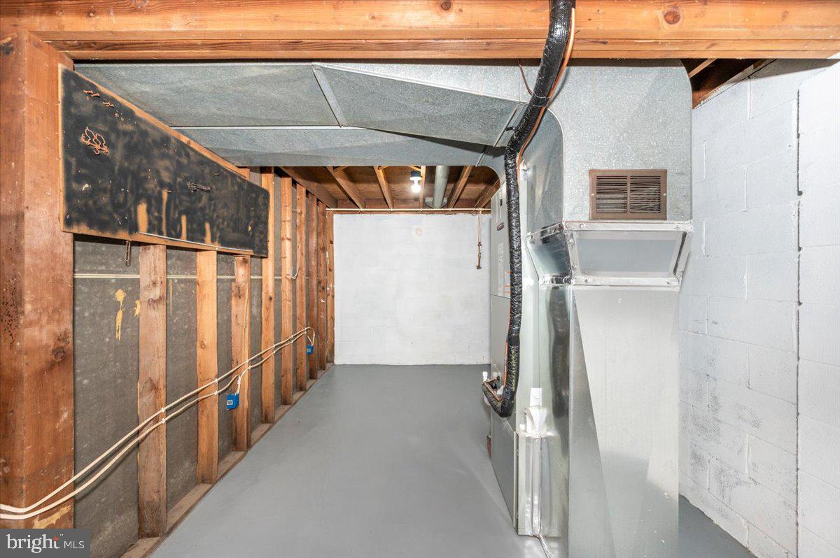 13616 Royal Road Hagerstown, MD 21742 - Photo 36 of 57 Spacious basement with modern utilities.