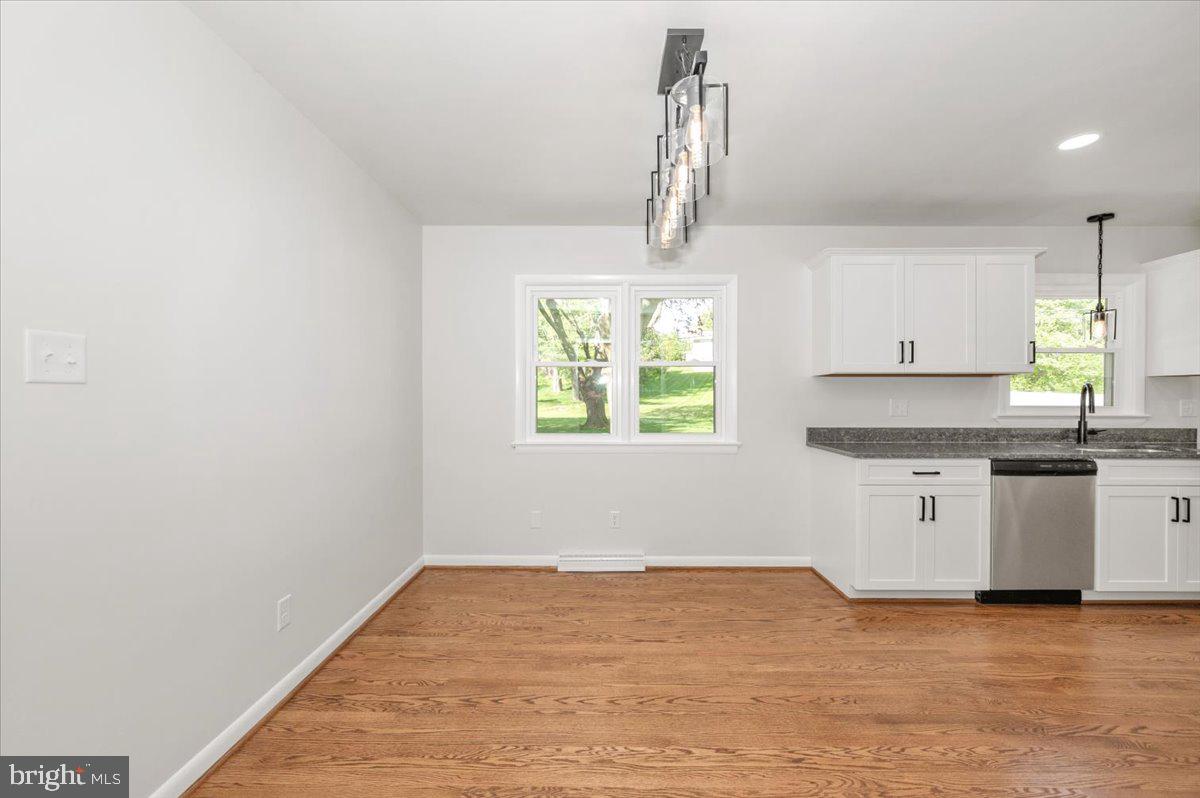 13616 Royal Road Hagerstown, MD 21742 - Photo 5 of 57 Bright and airy kitchen space.