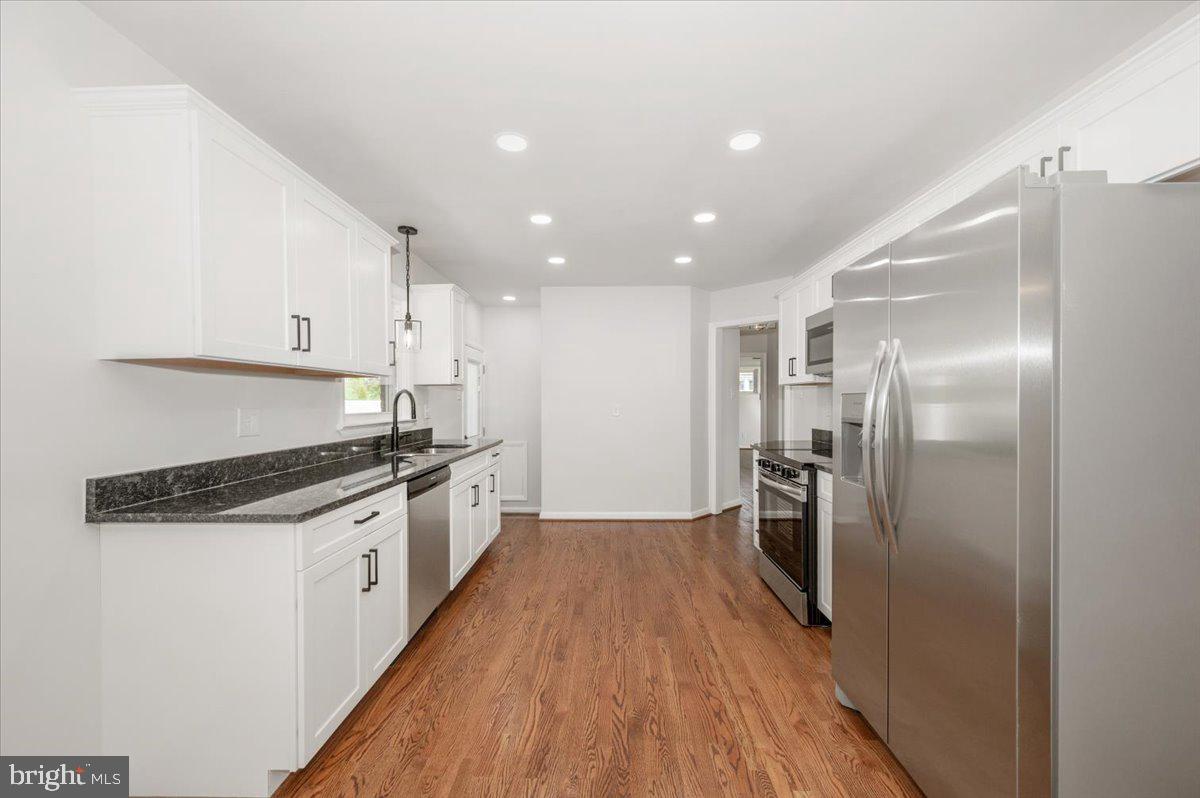 13616 Royal Road Hagerstown, MD 21742 - Photo 10 of 57 Modern kitchen with sleek finishes.