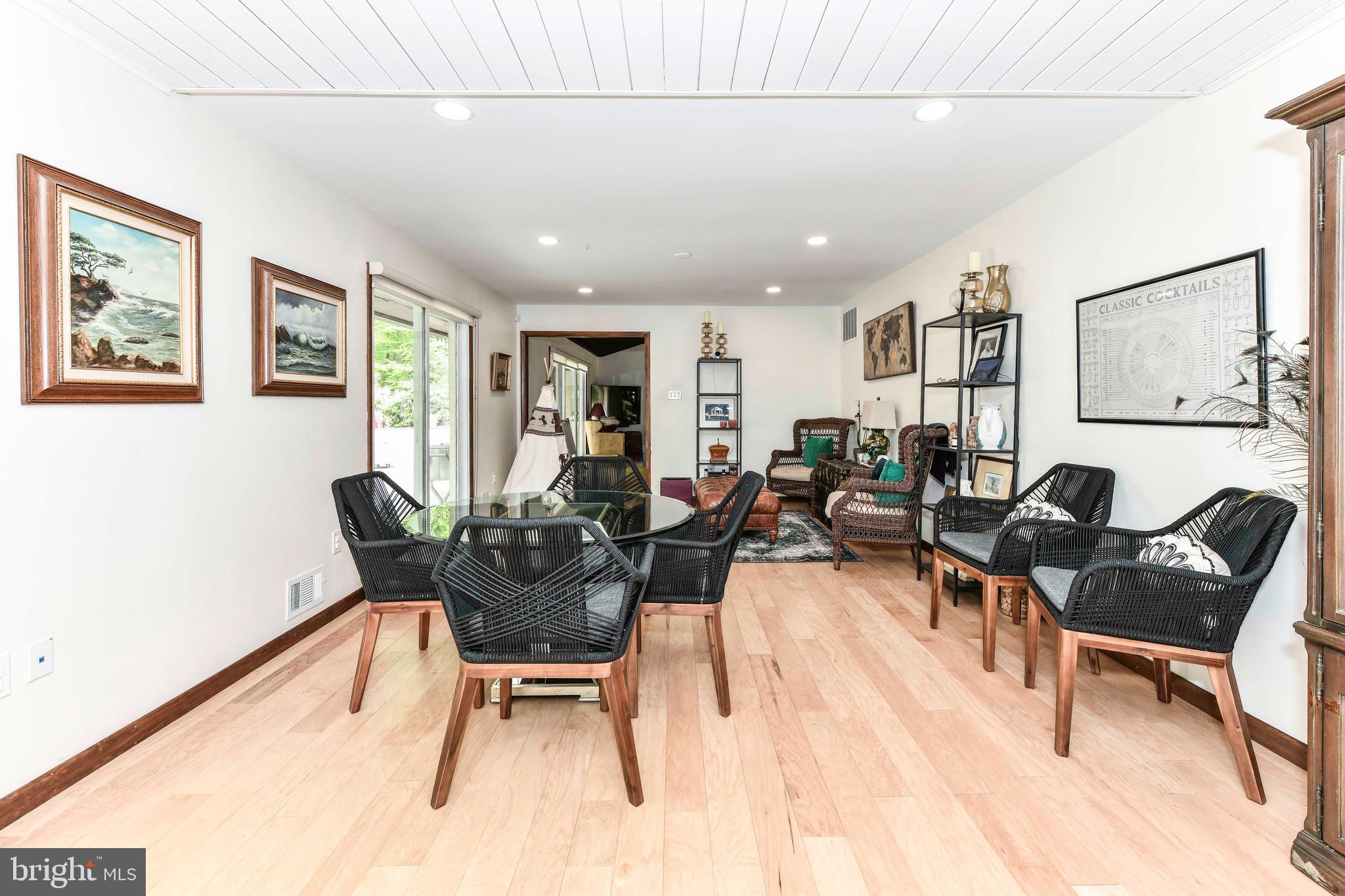 7833 Willowbrook Road Fairfax Station, VA 22039 - Photo 6 of 51 a living room with furniture and a window