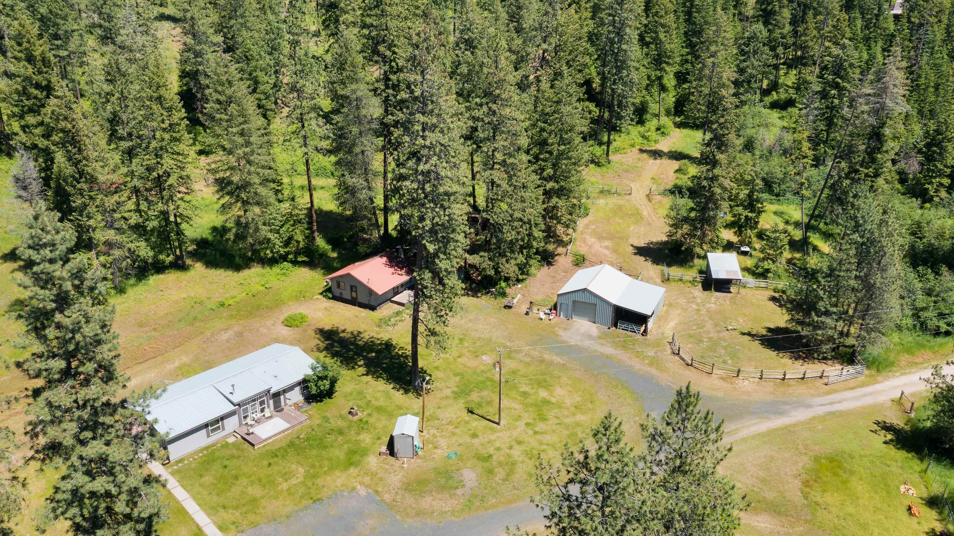 2922 Nicholson Road Elk, WA 99009 - Photo 1 of 26 Gallery Image 1