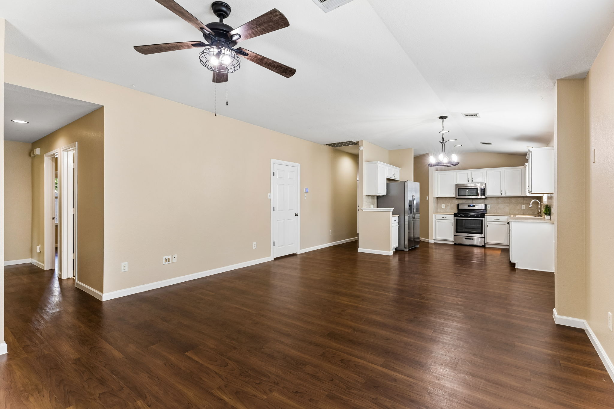 1911 Ralph C Craig Lane Austin, TX 78748 - Photo 10 of 34