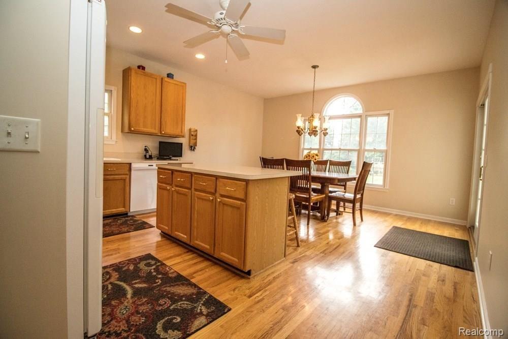 10869 Converse Road Fowlerville, MI 48836 - Photo 12 of 45 IMG_2355.jpg