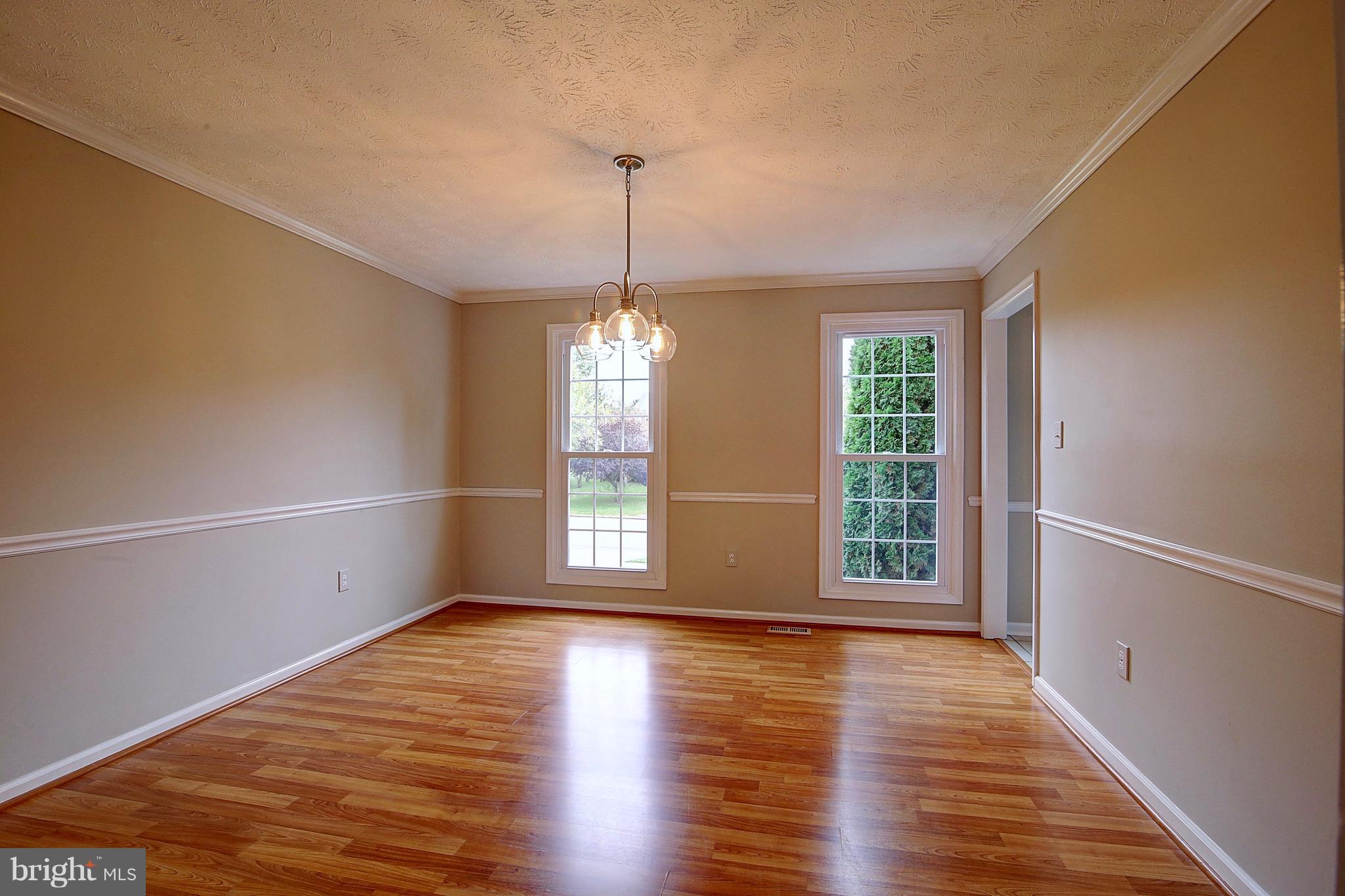 17106 Spates Hill Road Poolesville, MD 20837 - Photo 4 of 30 Dining Room