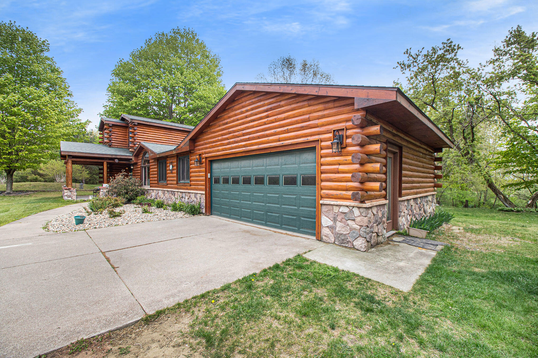 5741 Becht Road Coloma, MI 49038 - Photo 2 of 44 IMG_5350