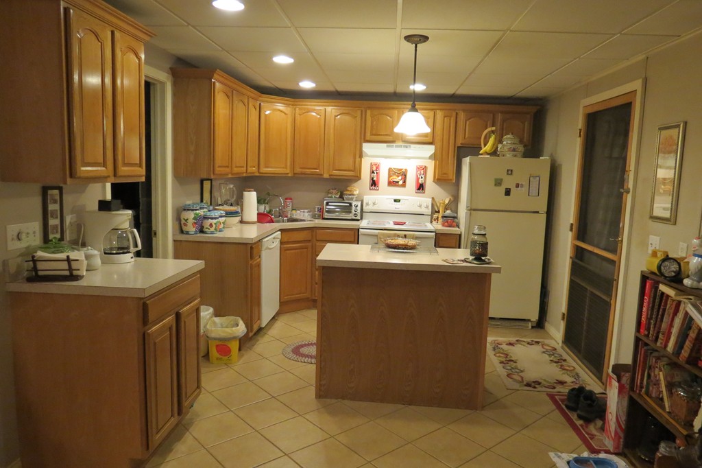 63 Pequot Point Road Westfield, MA 01085 - Photo 9 of 19