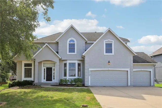 $622,500 | 14157 Bond Street, Overland Park, KS 66221