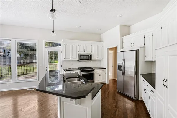 $615,000 | 14157 Bond Street, Overland Park, KS 66221