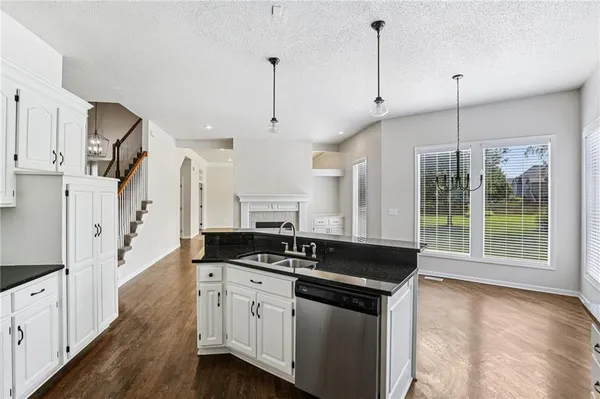 $615,000 | 14157 Bond Street, Overland Park, KS 66221