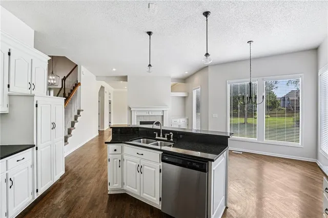 $622,500 | 14157 Bond Street, Overland Park, KS 66221