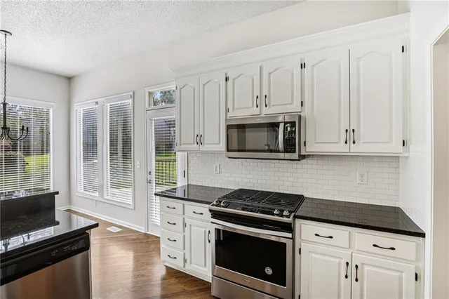 $622,500 | 14157 Bond Street, Overland Park, KS 66221