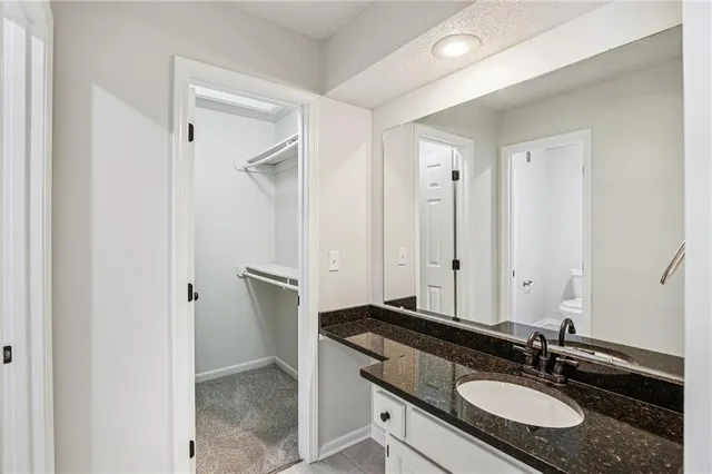 $622,500 | 14157 Bond Street, Overland Park, KS 66221