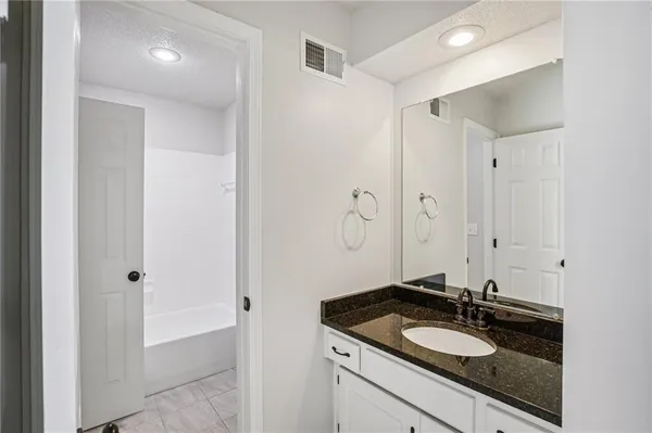 $615,000 | 14157 Bond Street, Overland Park, KS 66221