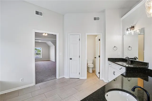 $622,500 | 14157 Bond Street, Overland Park, KS 66221