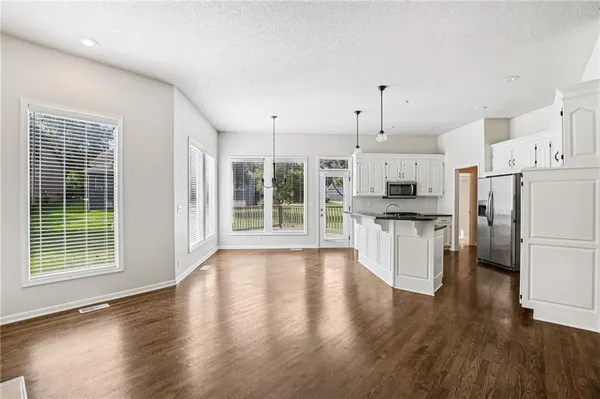 $615,000 | 14157 Bond Street, Overland Park, KS 66221