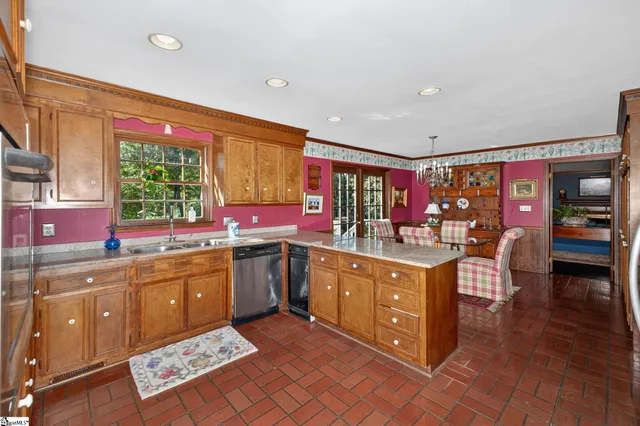 $739,900 | 206 Honey Horn Drive, Simpsonville, SC 29681