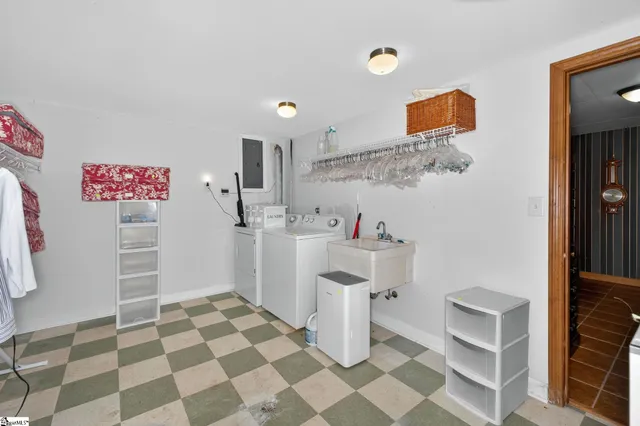 $739,900 | 206 Honey Horn Drive, Simpsonville, SC 29681