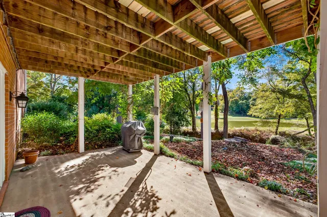 $739,900 | 206 Honey Horn Drive, Simpsonville, SC 29681