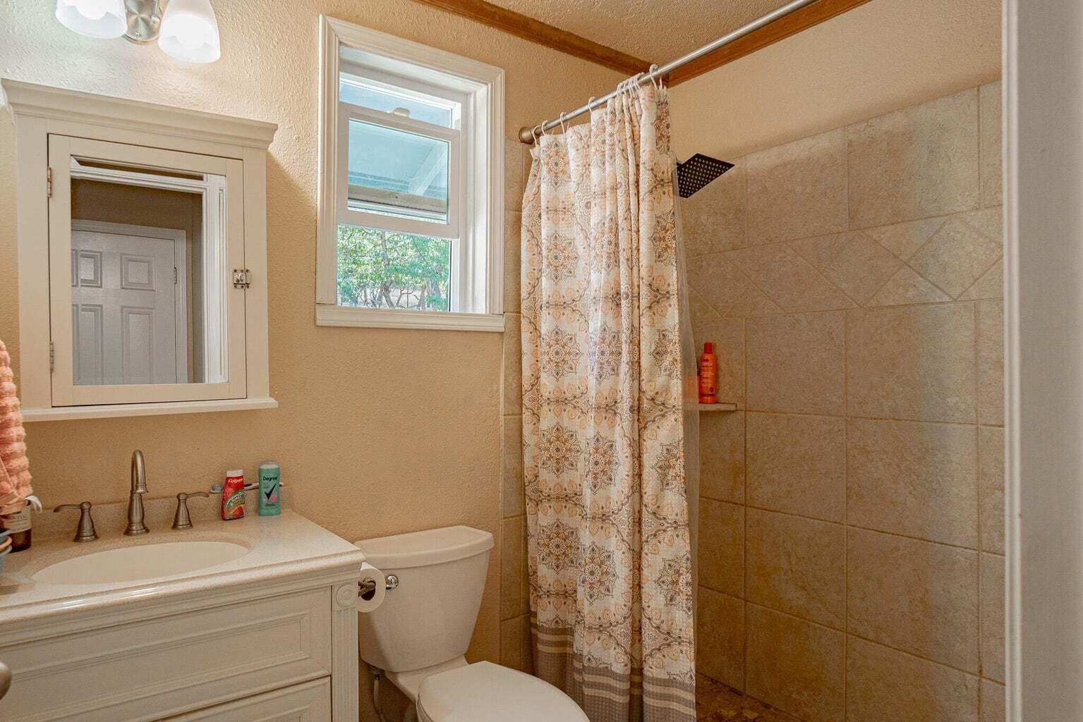 1457 Granite Hill Road Grants Pass, OR 97526 - Photo 14 of 22 Granite Bath