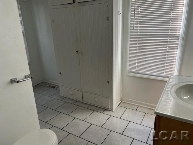 416 North Clinton Street Adrian, MI 49221 - Photo 7 of 9 50149311-fd1a59c4-613f-4541-83f8-46d30d8bb9cc.JPG
