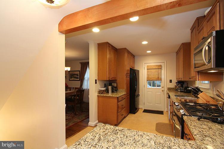 10413 Inwood Avenue Silver Spring, MD 20902 - Photo 11 of 29 Kitchen