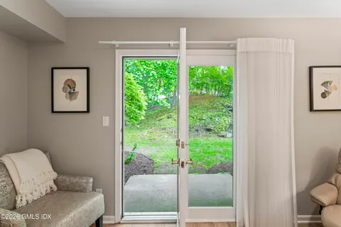 $475,000 | 351 Pemberwick Road, Unit 818, Greenwich, CT 06831