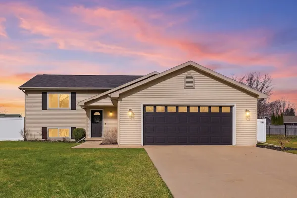 $335,000 | N9551 Clover Ridge Trail, Appleton, WI 54915