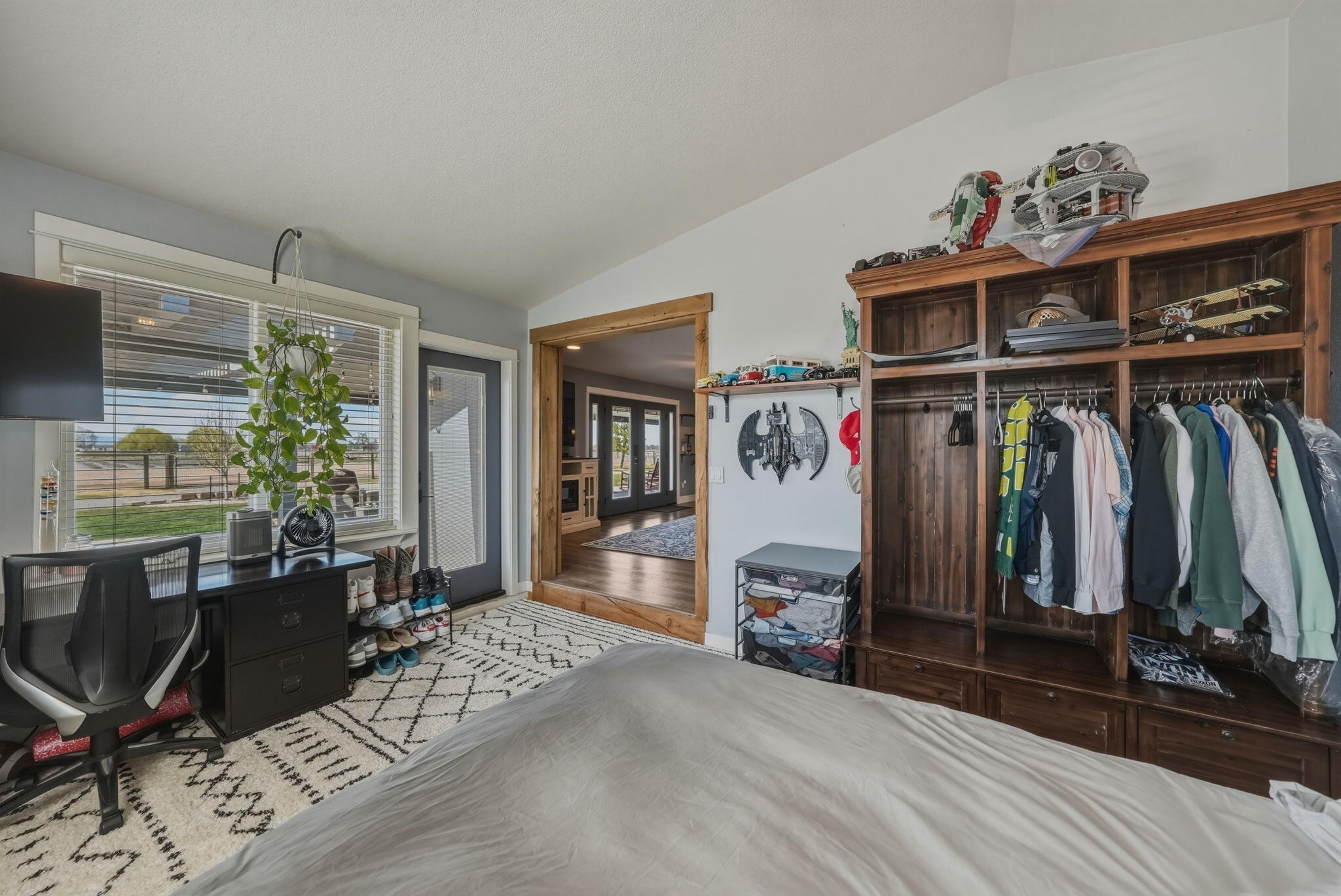 26345 Walker Road Bend, OR 97701 - Photo 32 of 98 31-web-or-mls-Riley_Visuals_045