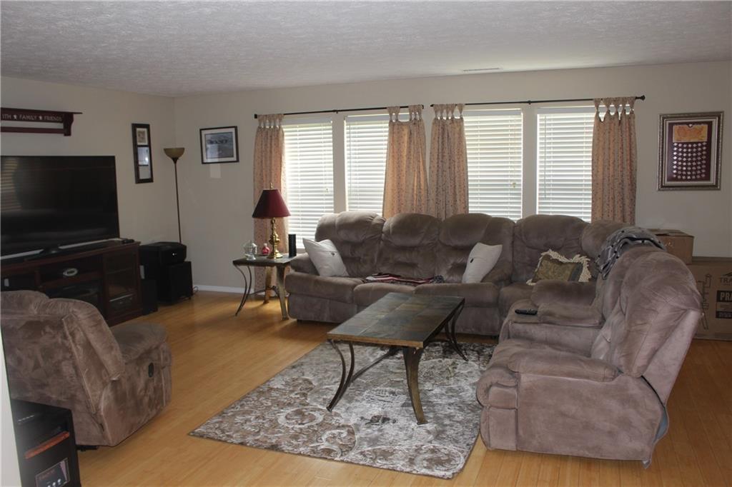 3632 Newberry Road Plainfield, IN 46168 - Photo 3 of 18