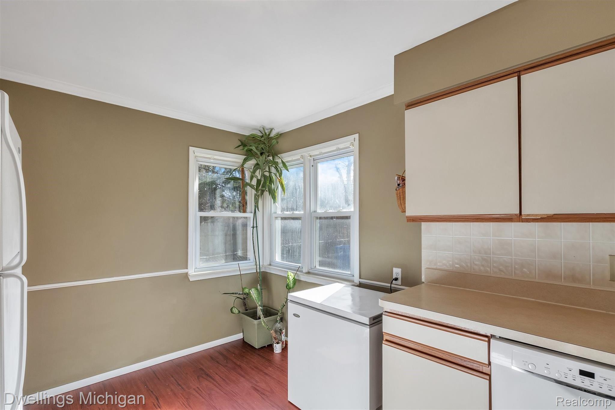 1132 Colonial Drive Inkster, MI 48141 - Photo 11 of 44 11-1132 Colonial Dr-windowstill-real-estate-photography-11.jpg