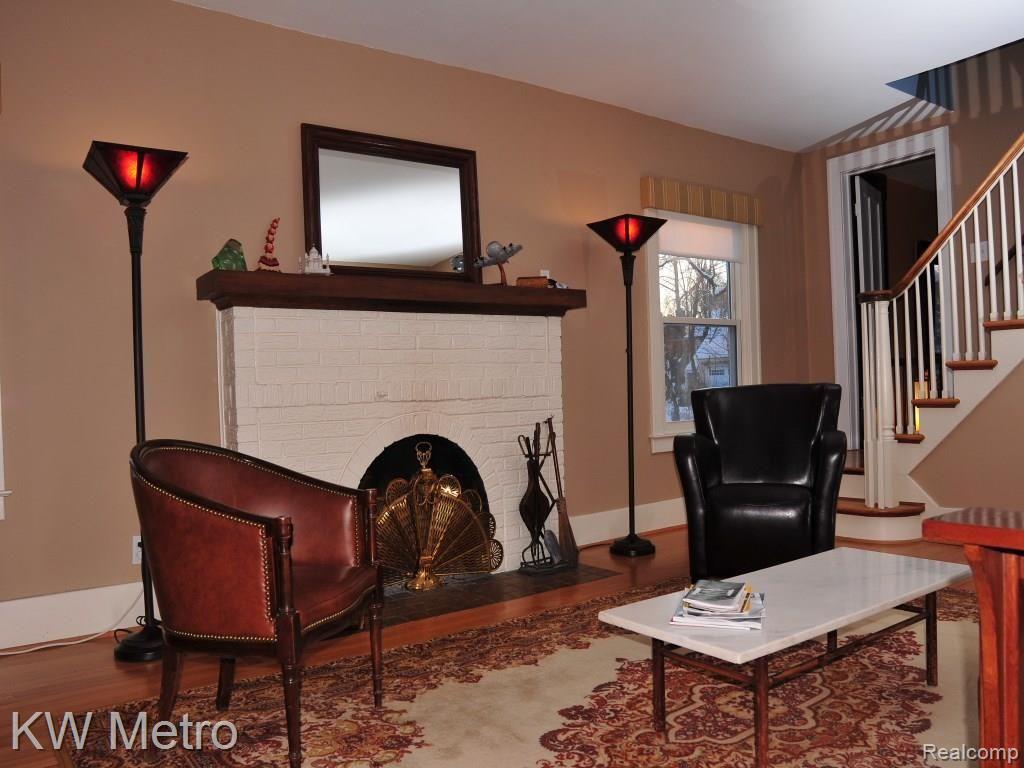 21 Hanover Road Pleasant Ridge, MI 48069 - Photo 3 of 37 DSC_9252.jpg